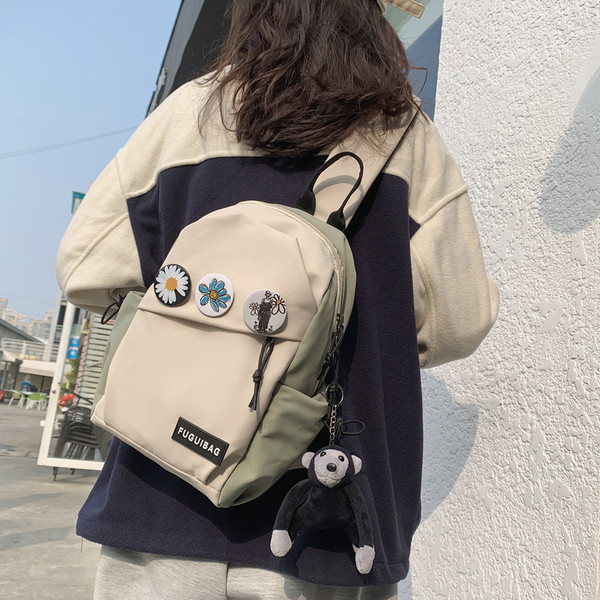 Modern férfi hátizsák 3D elemmel és elülső zsebbel