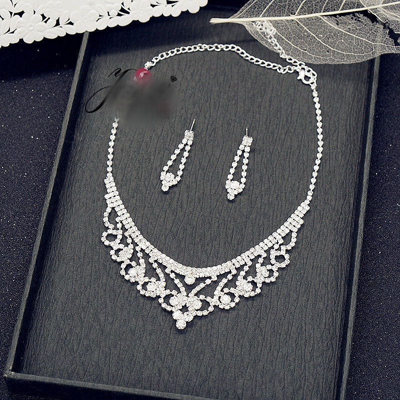 Μοντέρνο γυναικείο σετ κολιέ και μακριά σκουλαρίκια με πέτρες