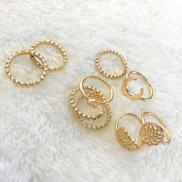 Γυναικείο σετ με εννέα δαχτυλίδια