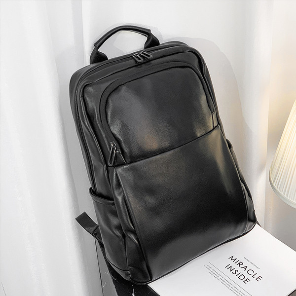 Ανδρικό έκο δερμάτινο σακίδιο σε μαύρο χρώμα