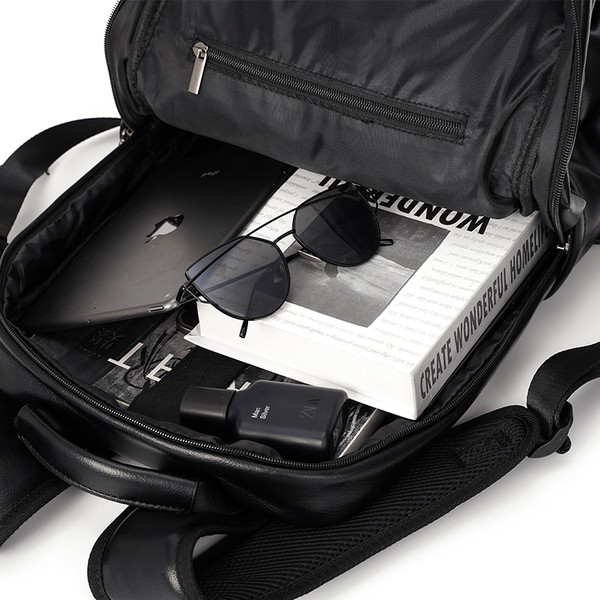 Ανδρικό έκο δερμάτινο σακίδιο σε μαύρο χρώμα