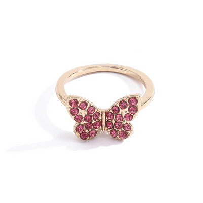 Актуален дамски пръстен с пеперуда