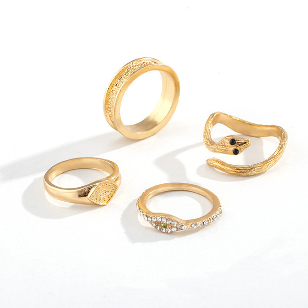 Καθημερινό γυναικείο σετ από τέσσερα  δαχτυλίδια 