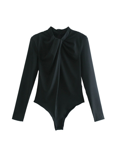 Naiste keha poolkõrge kraega