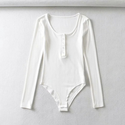 Нов модел дамско еластично боди с обло деколте и копчета