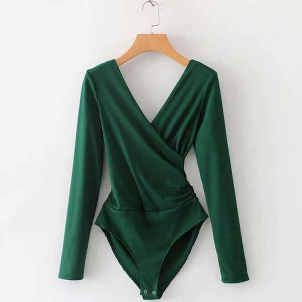 Moodne V-kaelusega naiste body