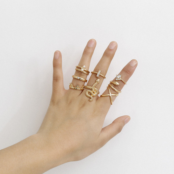 Γυναικείο μοντέρνο σετ εννέα δαχτυλιδιών