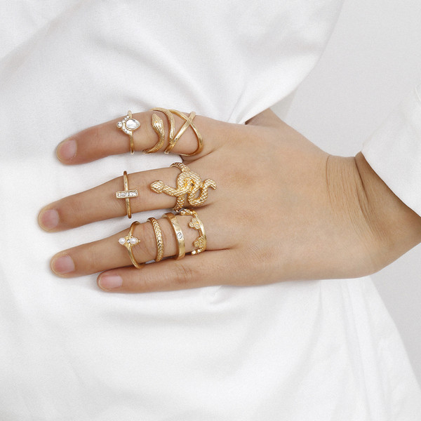 Γυναικείο μοντέρνο σετ εννέα δαχτυλιδιών