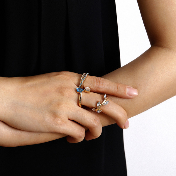 Κομψό σετ τριών γυναικείων δαχτυλιδιών με διακοσμητικές πέτρες