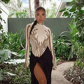 Stílusos női test polo gallérral és hosszú ujjakkal