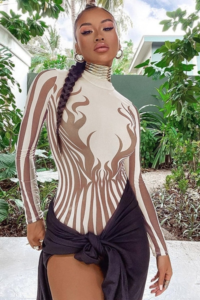 Stílusos női test polo gallérral és hosszú ujjakkal