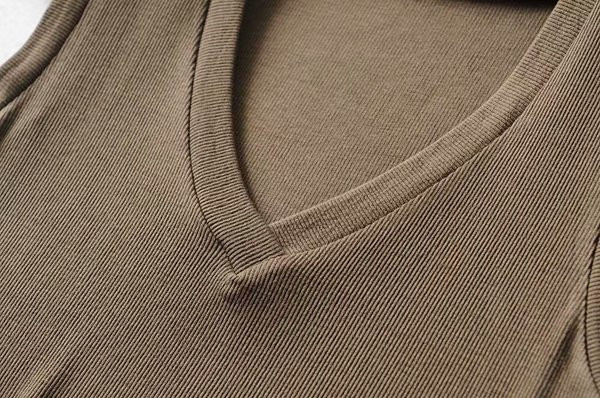 Naiste kehapuhas V-kaelusega mudel