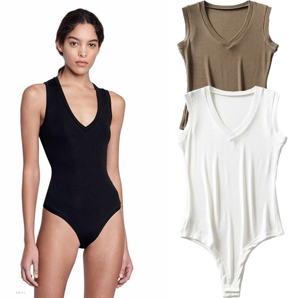 Naiste kehapuhas V-kaelusega mudel