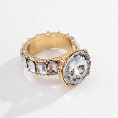 Κομψό γυναικείο δαχτυλίδι μοντέλο με διακοσμητική πέτρα