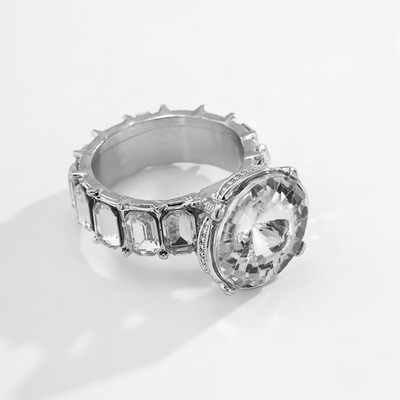 Κομψό γυναικείο δαχτυλίδι μοντέλο με διακοσμητική πέτρα