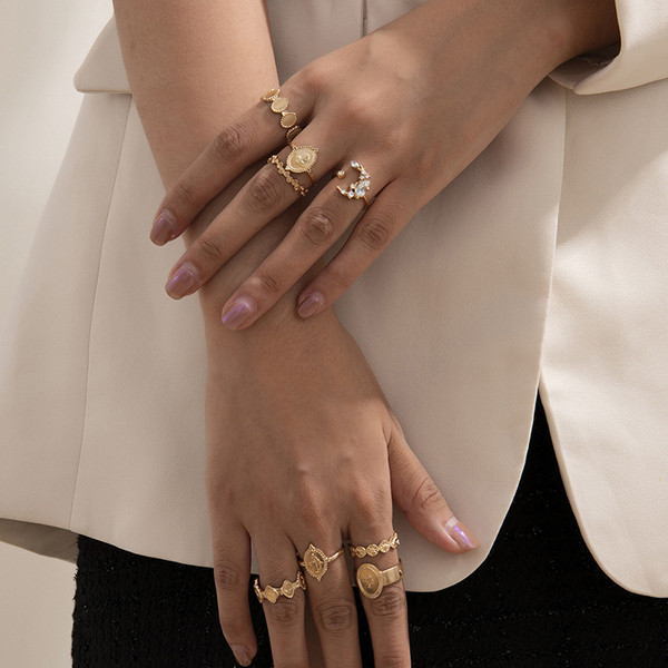 Γυναικείο σετ οκτώ δαχτυλιδιών με πέτρες