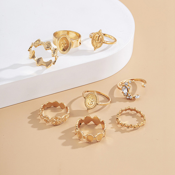 Γυναικείο σετ οκτώ δαχτυλιδιών με πέτρες