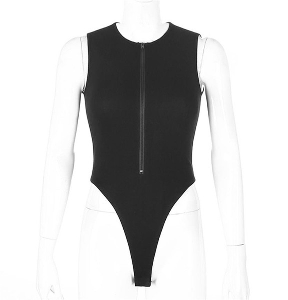 Tõmbluku ja sügava kaelusega liibuv naiste keha