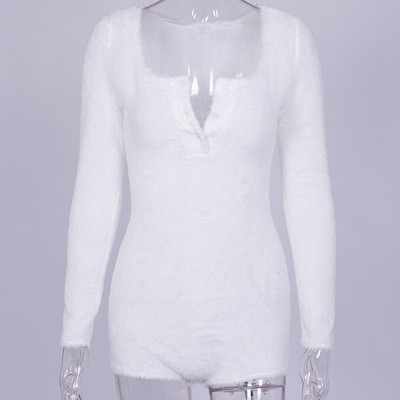 Νέο μοντέλο γυναικείου βελούδινο κορμάκι με λαιμόκοψη και μακριά μανίκια