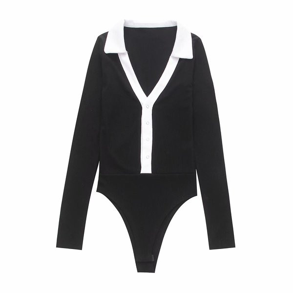 Moodne naiste keha spits dekoltee ja nööpidega