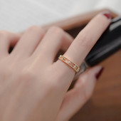 Καθημερινό γυναικείο δαχτυλίδι κλασικό μοντέλο με διακοσμητικές πέτρες