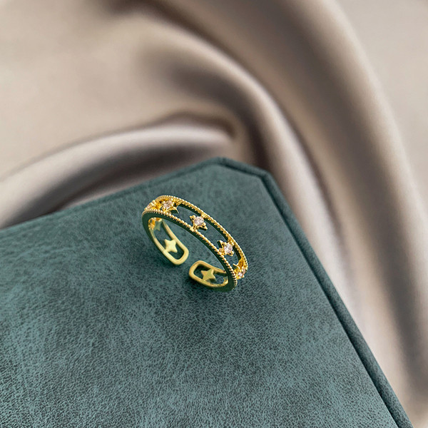 Καθημερινό γυναικείο δαχτυλίδι κλασικό  μοντέλο με διακοσμητικές  πέτρες