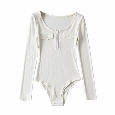 Igapäevane naiste keha lukuga ja ovaalse kaelusega