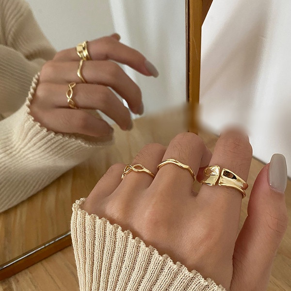 Jelenlegi három női gyűrűből álló szett sima modell