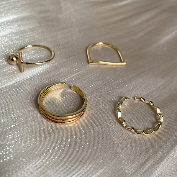 Négy gyűrűből álló női napi szett