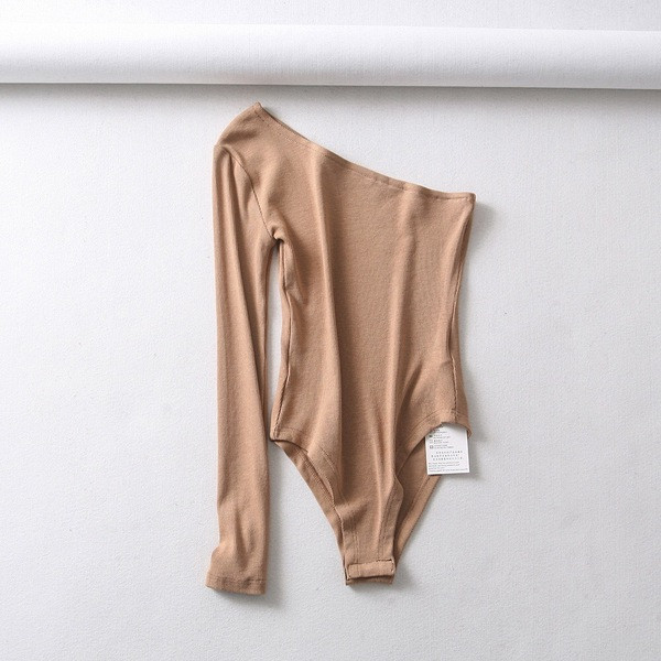 Naiste ühe varrukaga tavaline mudel