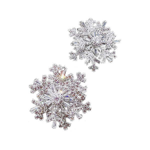 Modern, csillag alakú női gyűrű díszkövekkel