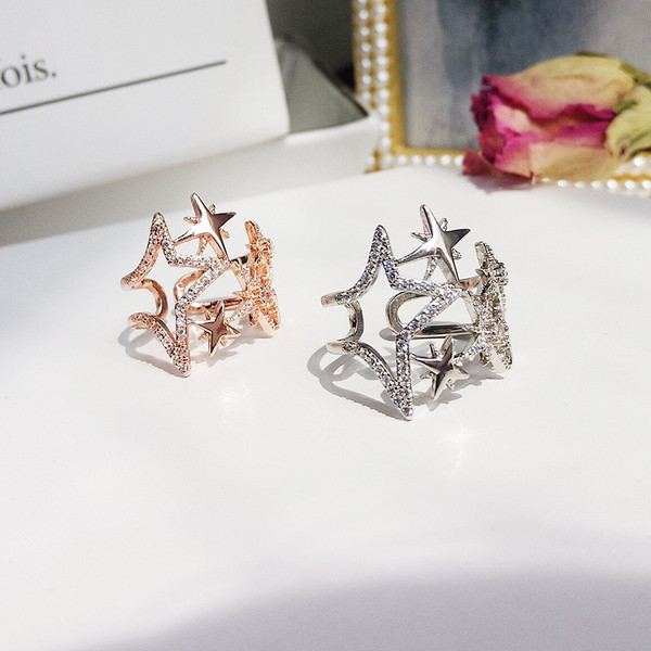 Γυναικείο φαρδύ δαχτυλίδι με αστέρια και διακοσμητικές πέτρες