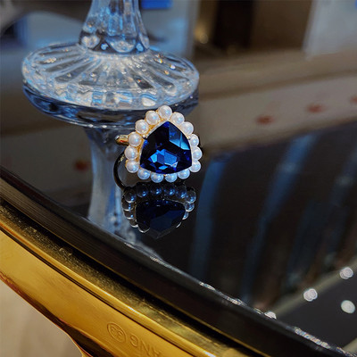 Μοντέρνο γυναικείο δαχτυλίδι - τρία μοντέλα με πέρλες