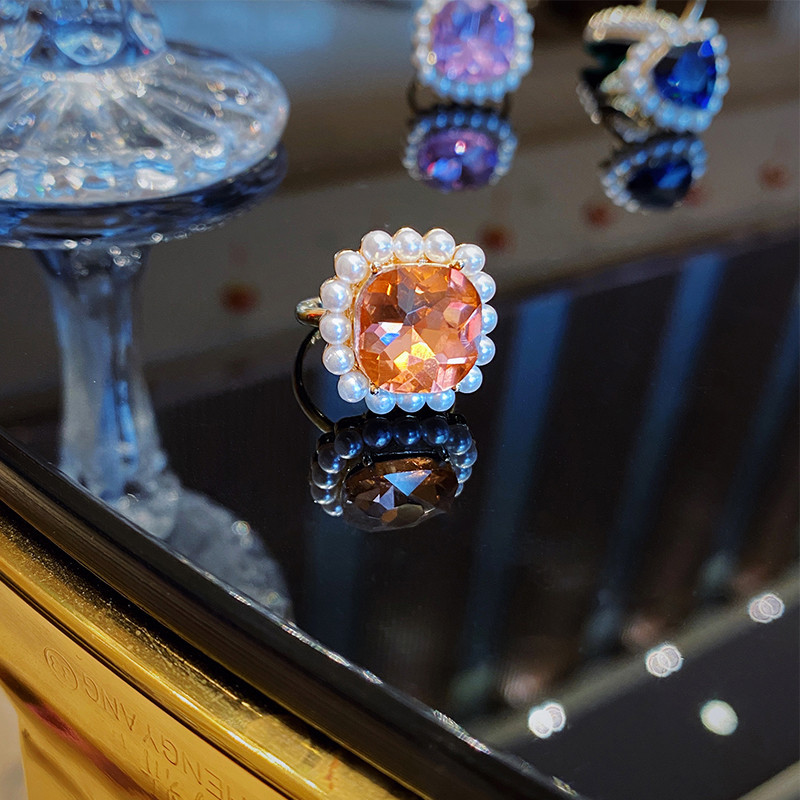 Μοντέρνο γυναικείο δαχτυλίδι - τρία μοντέλα με πέρλες