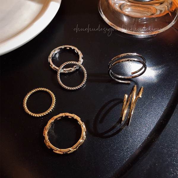 Modern gyűrűkészlet