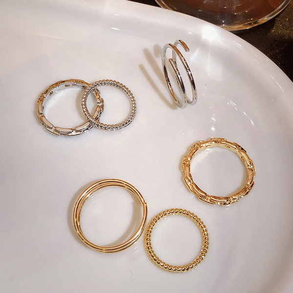 Modern gyűrűkészlet