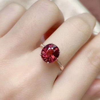 Стилен дамски пръстен с декоративен камък 
