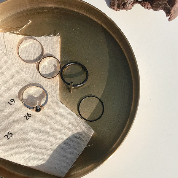 Kaasaegne naiste igapäevane sõrmuste komplekt