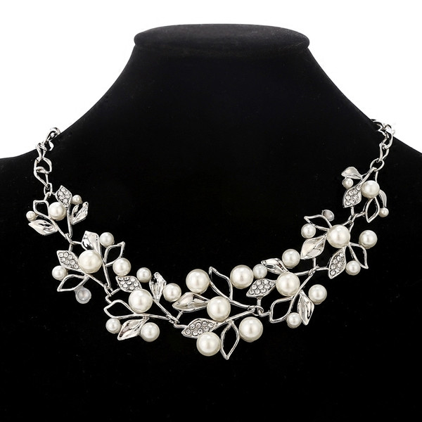 Μοντέρνο γυναικείο σετ κολιέ και σκουλαρίκια με  διακοσμητικές πέτρες και πέρλες