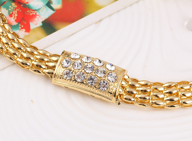 Μοντέρνο γυναικείο σετ δαχτυλιδιών, βραχιόλι, κολιέ και σκουλαρίκια με  διακοσμητικές πέτρες 