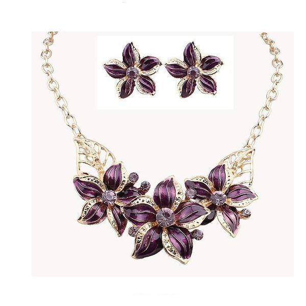 Модерен дамски комплект от колие и обеци с декоративни камъни