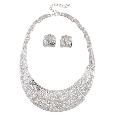 Стилен комплект от обици и огърлица