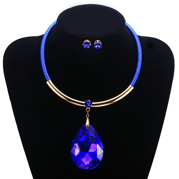 Дамски стилен комплект от колие с декоративен камък и обици