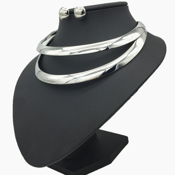 Дамски модерен комплект от колие и обици изчистен модел