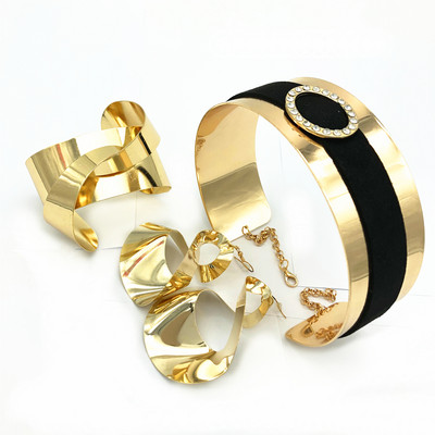 Модерен комплект от колие дълги обеци и гривна