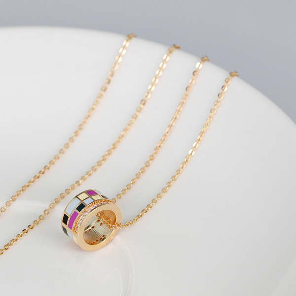 Дамски актуален комплект от колие с висулка и обици