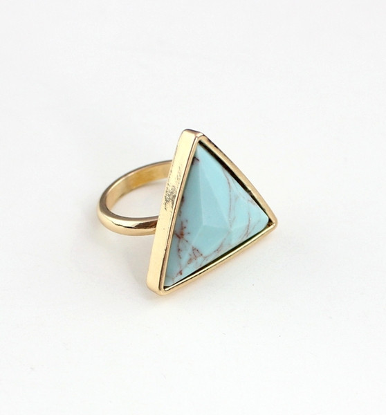 Актуален дамски пръстен тънък модел с камък