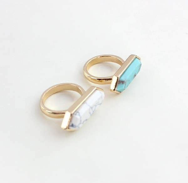 Ежедневен пръстен тънък модел с камък