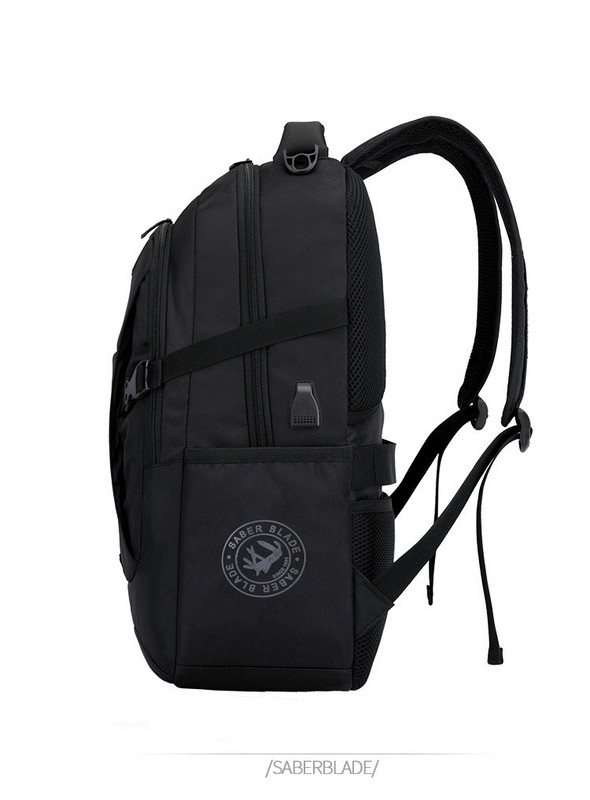 Нов модел мъжка раница в черен цвят с джобове