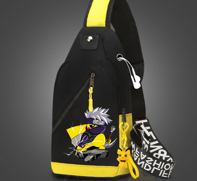 Мъжка раница с една презрамка и апликация